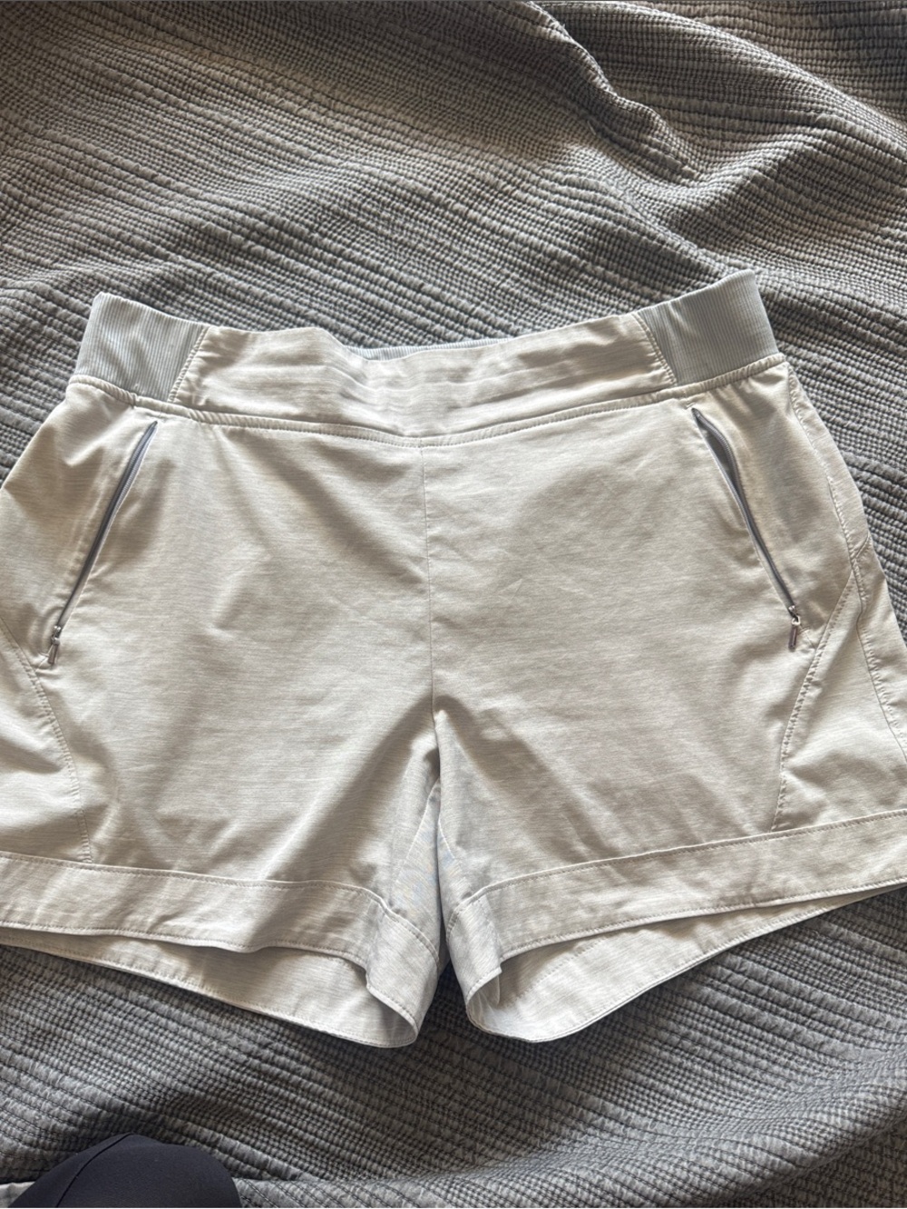 CALIA by Carrie Underwood Light Gray Pull-On Athletic Shorts